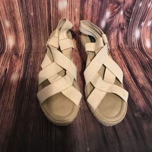 Steve Madden khaki wedges